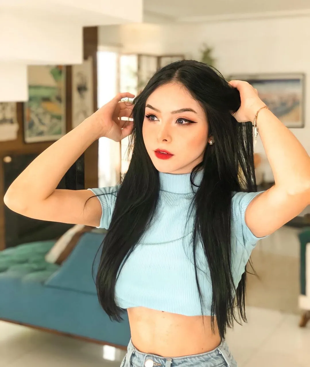 Eduarda Yuni camshow