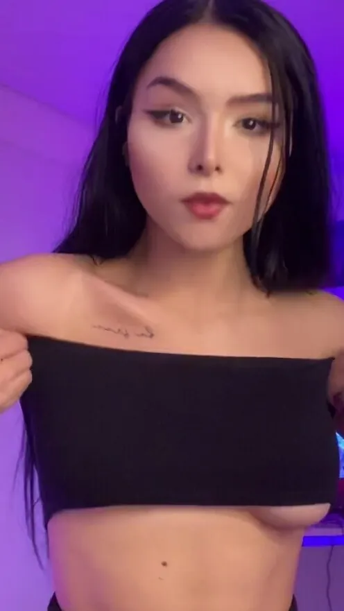 Eduarda Yuni camshow