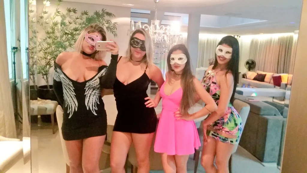 Gabi HotBaby , Emily Loira camshow