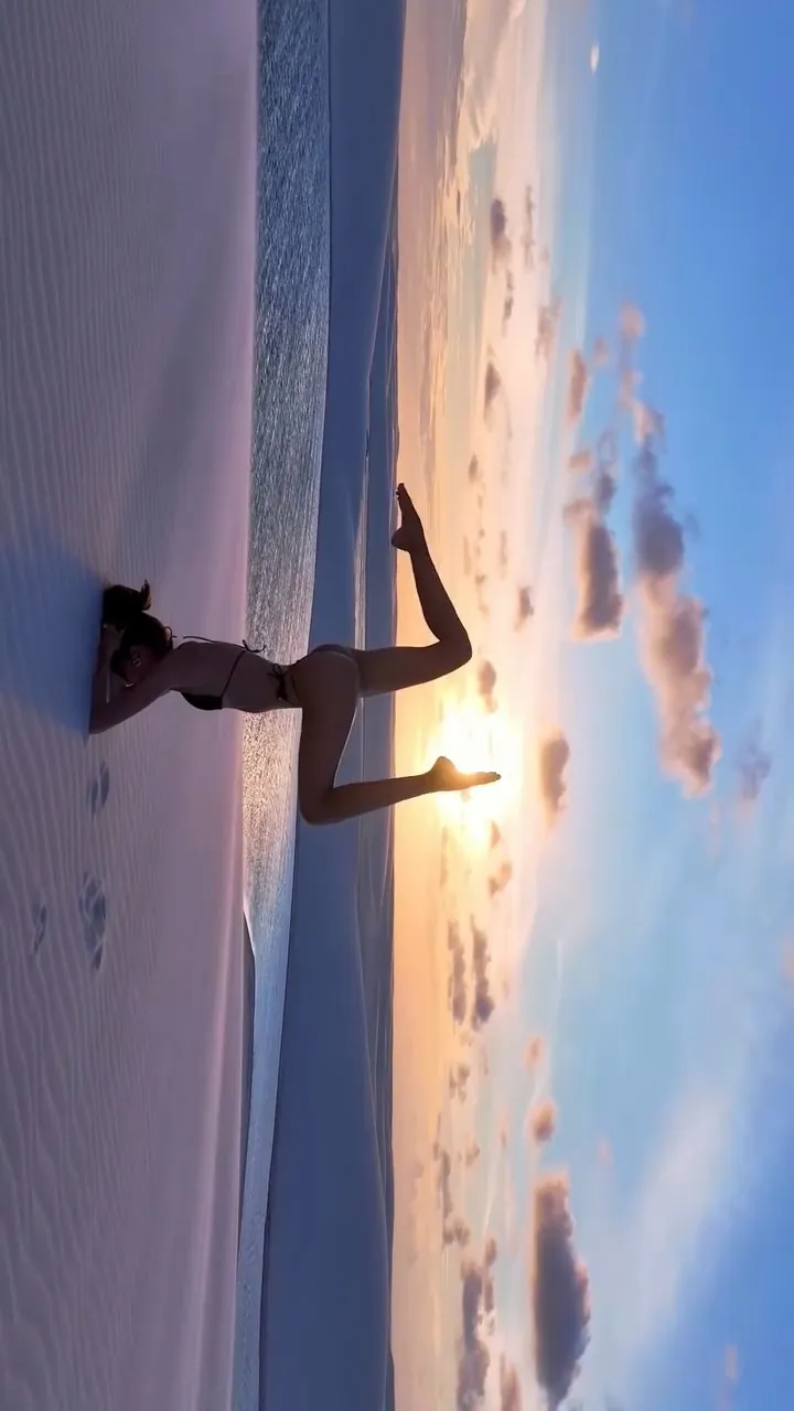 Izabel Goulart camshow