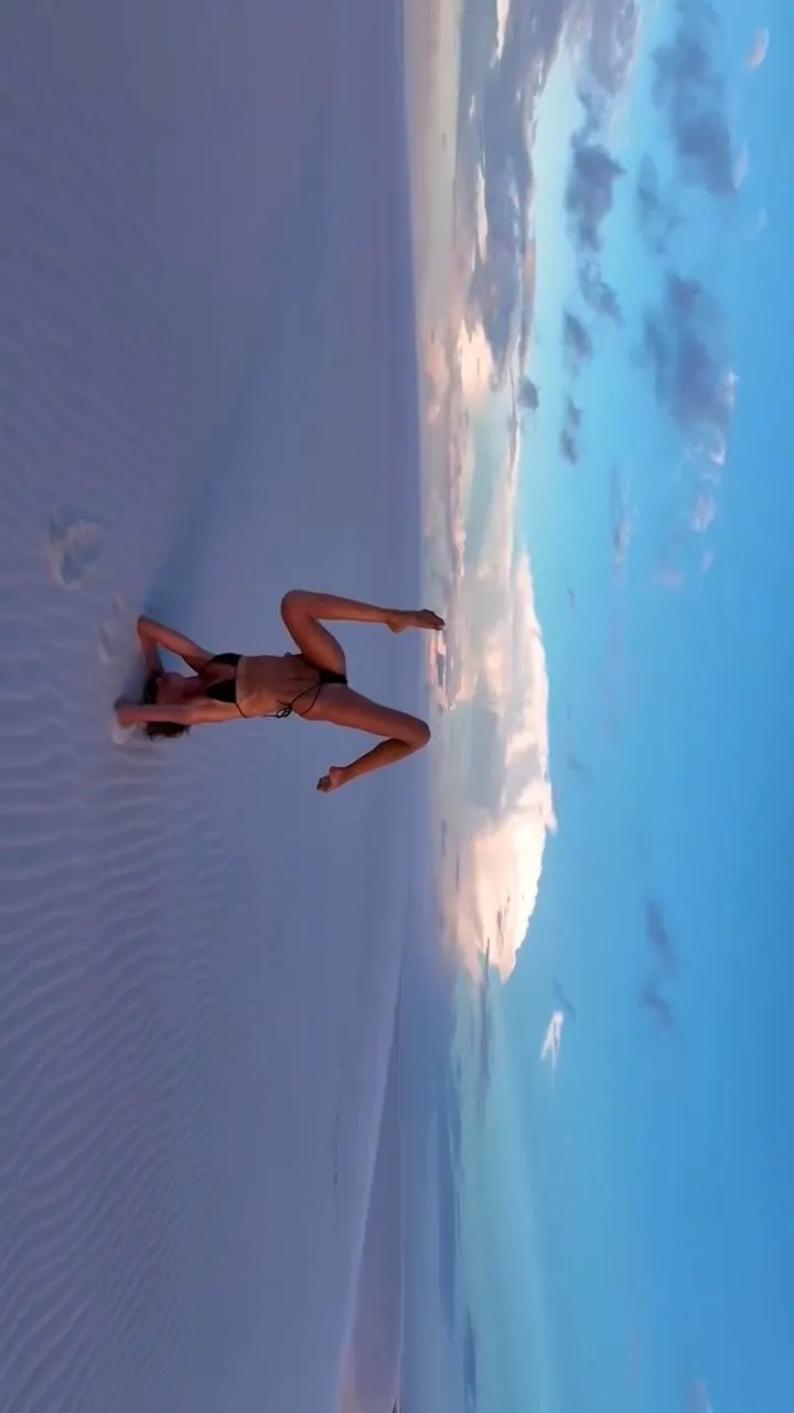 Izabel Goulart camshow