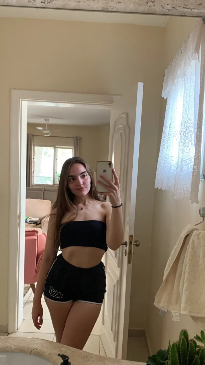 Julia Diniz camshow