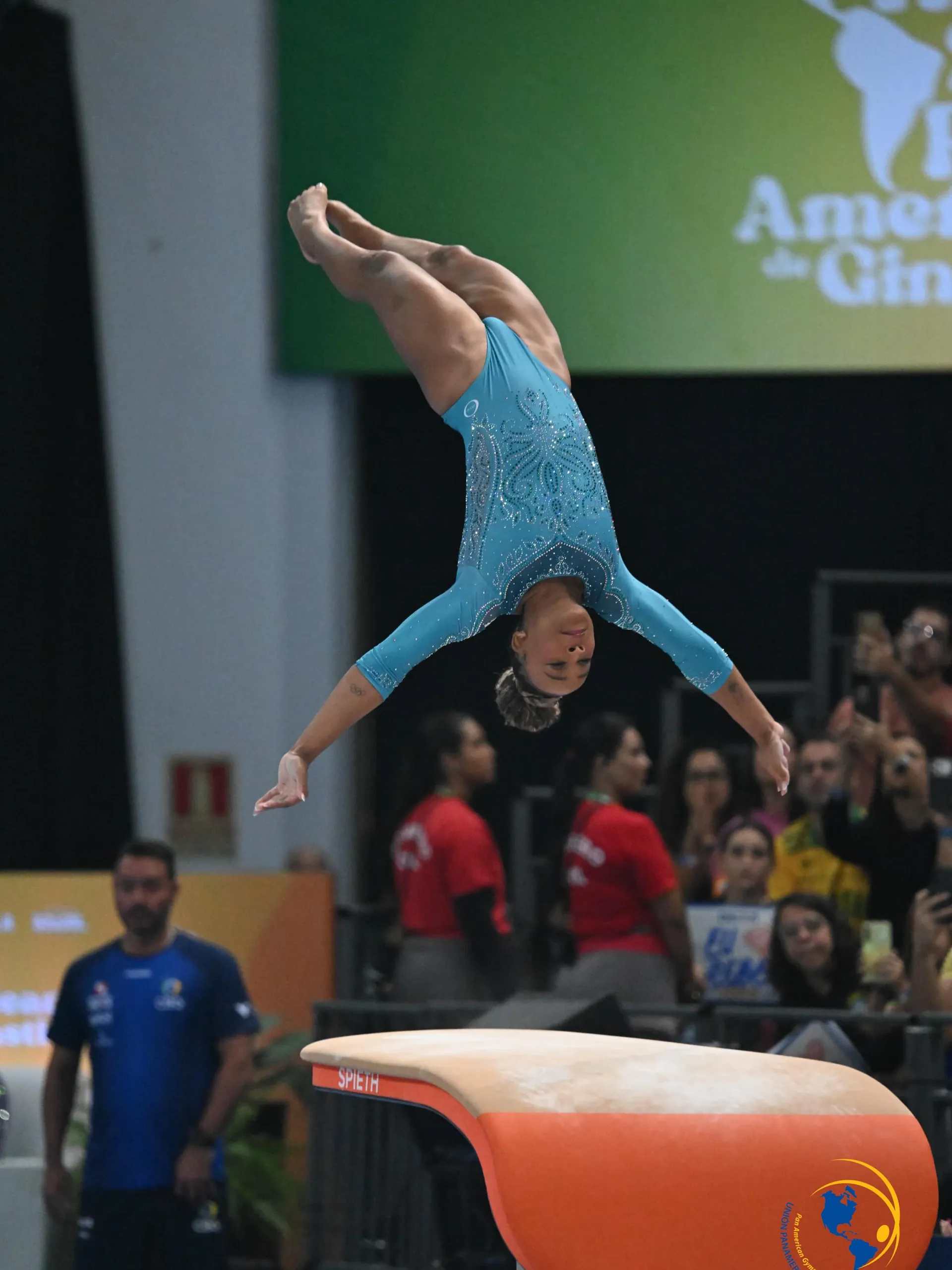 Rebeca Andrade camshow