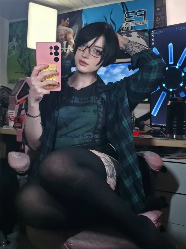 Akemy Sama camshow