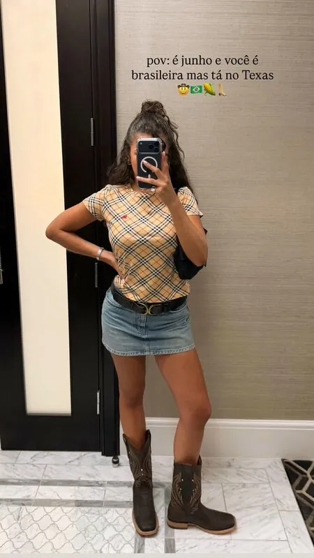 Maísa Silva camshow