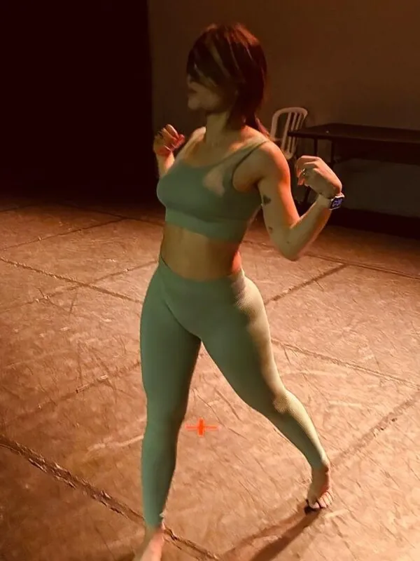Larissa Manoela camshow