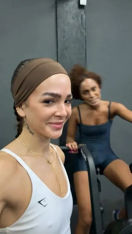 Mel Maia camshow