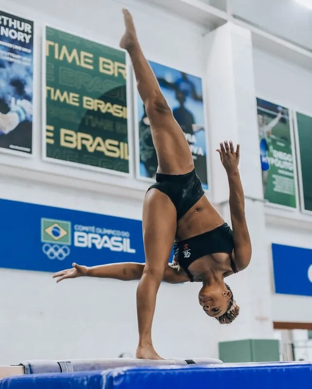 Rebeca Andrade camshow