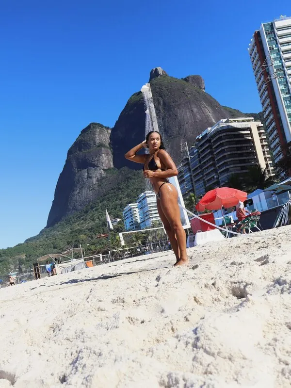 Rebeca Andrade camshow
