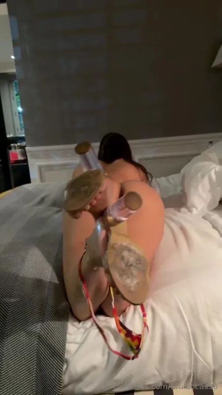 Bruna Luccas camshow